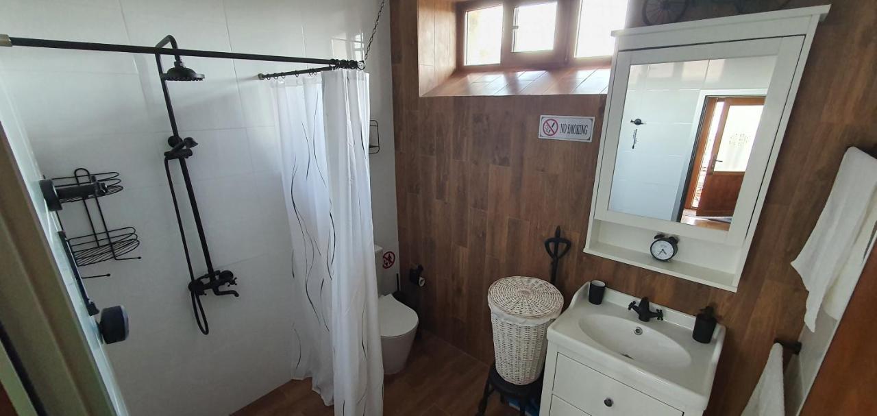 Guest House Eolea Biser Bagian luar foto