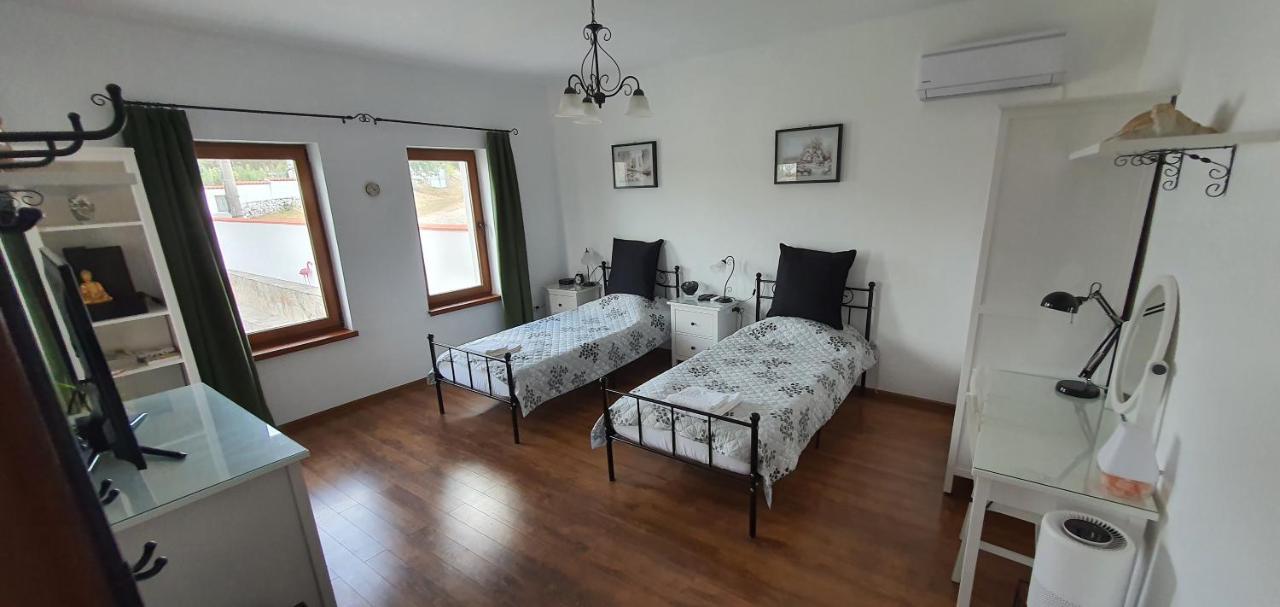 Guest House Eolea Biser Bagian luar foto