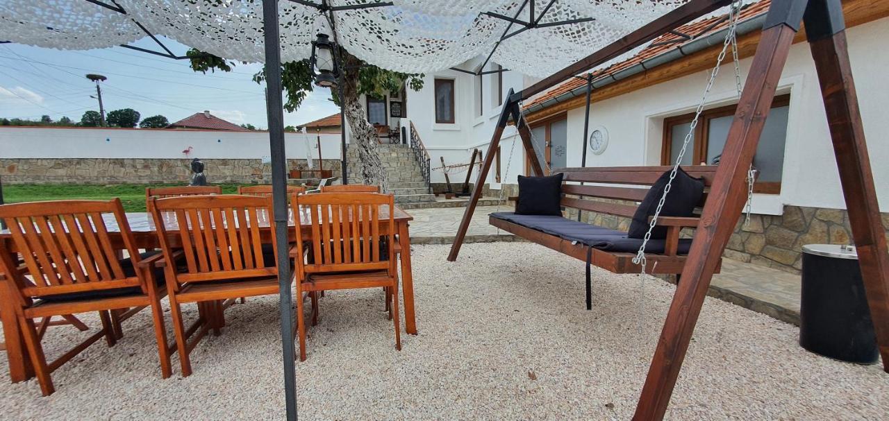 Guest House Eolea Biser Bagian luar foto