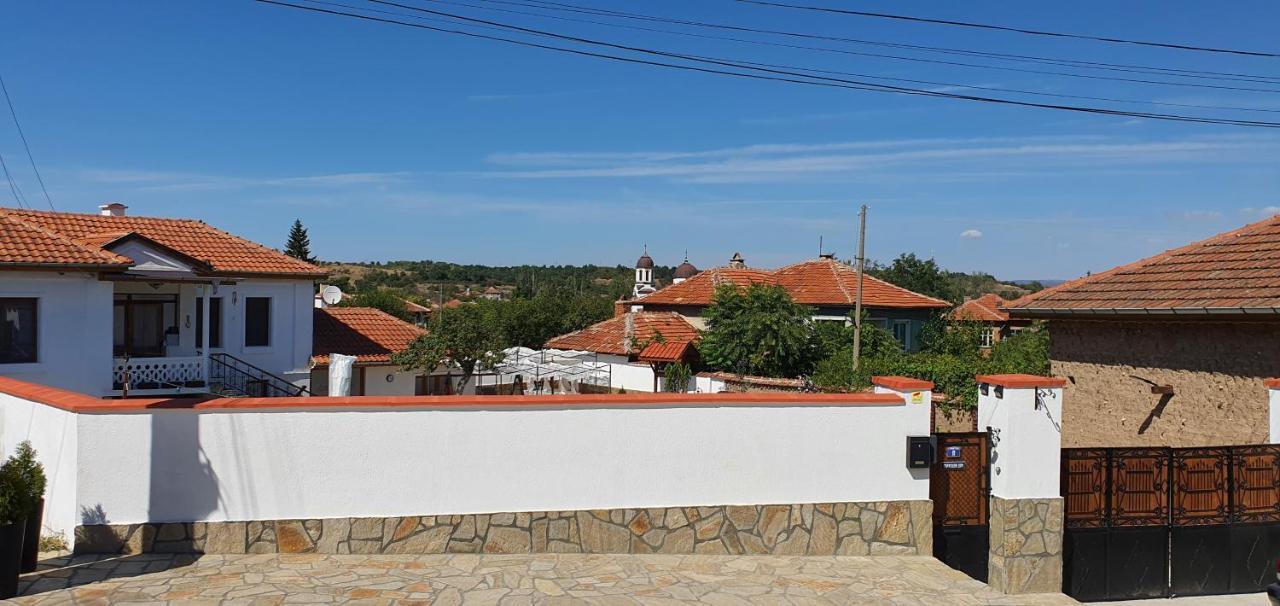 Guest House Eolea Biser Bagian luar foto