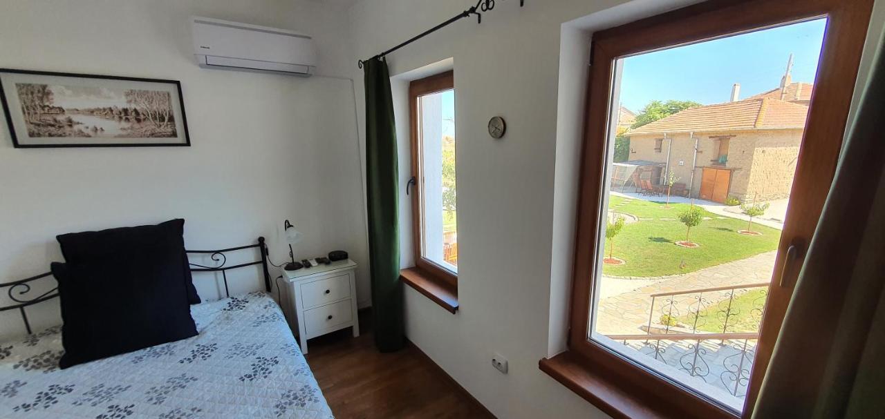 Guest House Eolea Biser Bagian luar foto