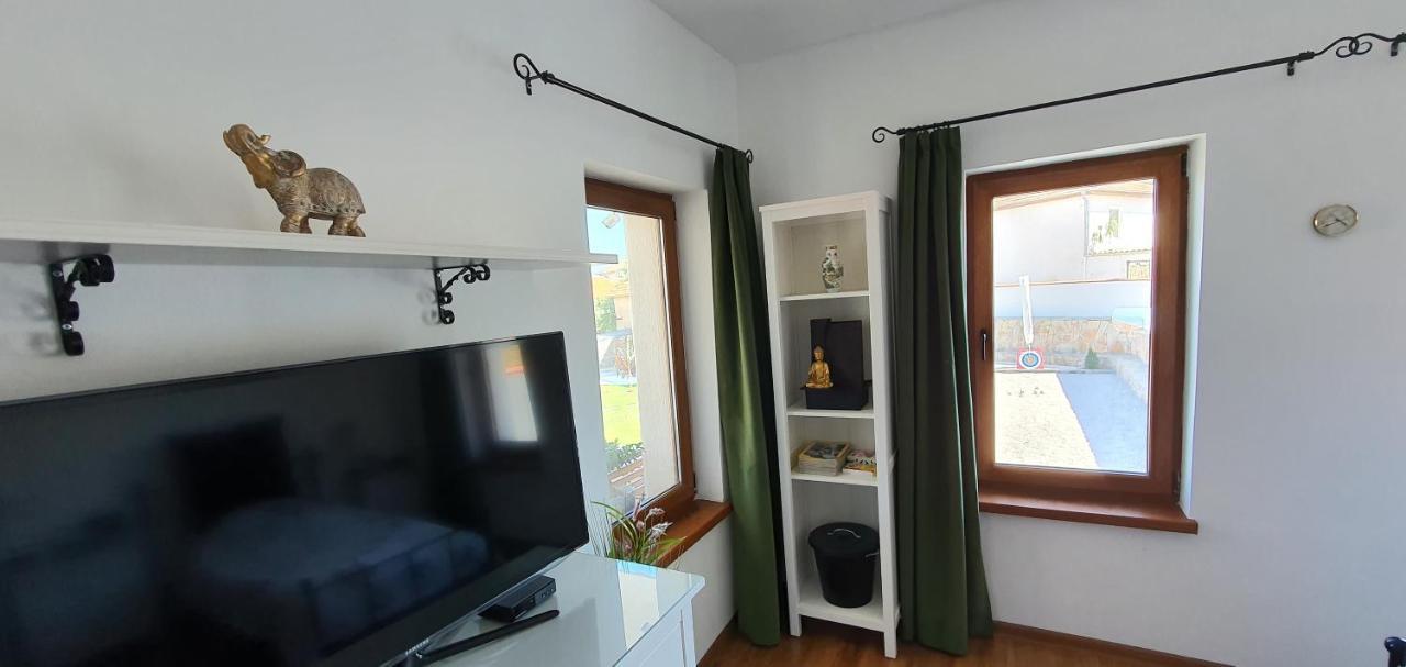 Guest House Eolea Biser Bagian luar foto